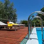 Gialou * Akrotiri